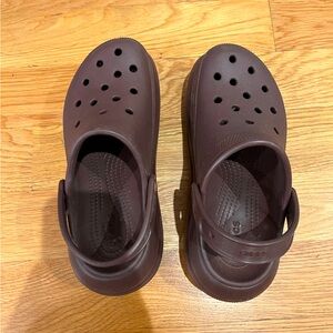 LIKE NEW CROCS PLATFORM COMFORT 8W